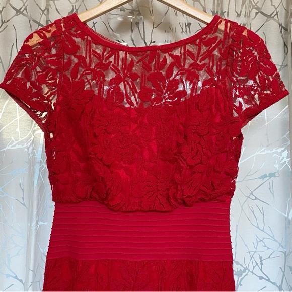 TADASHI SHOJI RED PLEATED BLOUSON WAIST SHEER EMBROIDERED LACE CAP SLEEVE DRESS - Picture 5 of 16